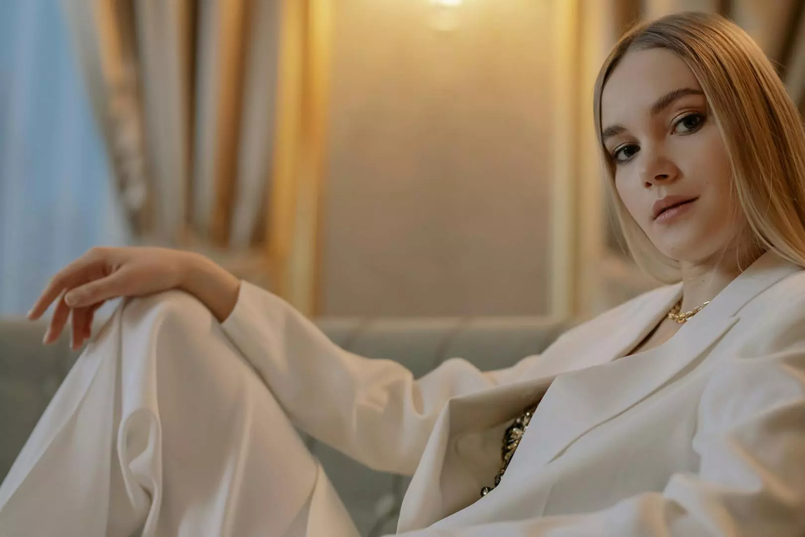 Oppdag Elegansen i en Blazer Victoria Beckham: Et Stilikon Skaper Trendene